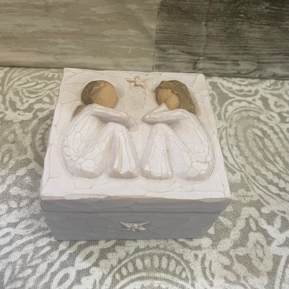 Willow Tree Friendship trinket Box Susan Lordi Demdaco Forever True Friends 2003